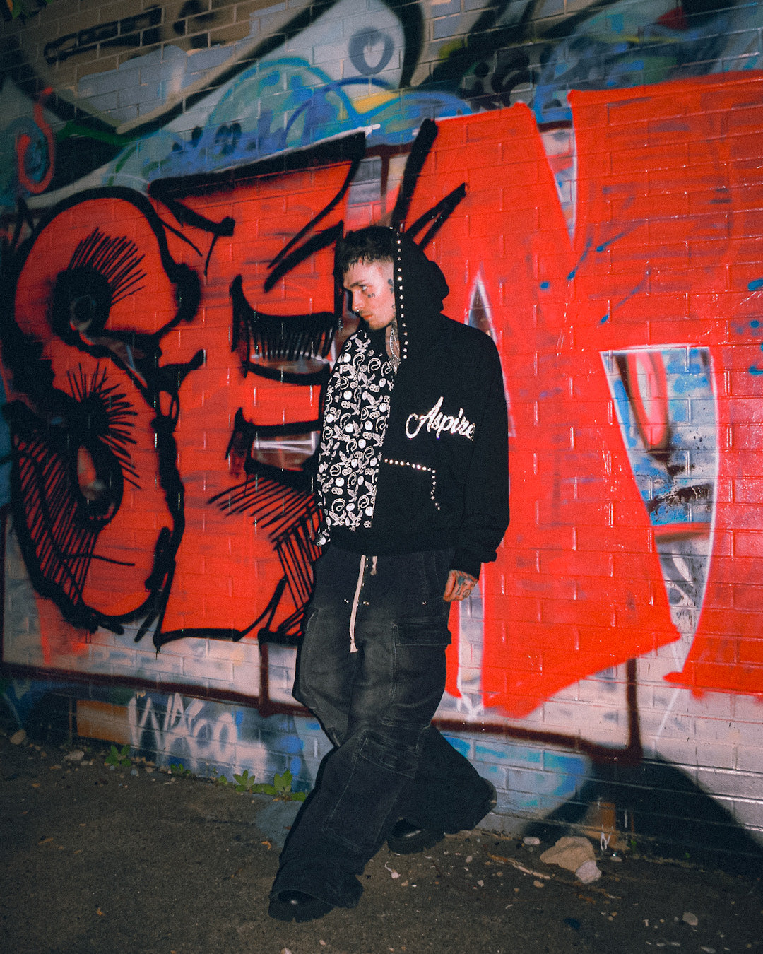 Gem stone zip up black